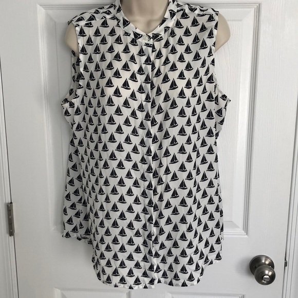 Banana Republic Tops - Banana Republic  |  Sleeveless Sailboat Top 📦